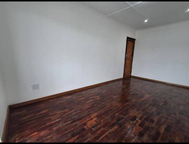 2 BEDROOM PROPERTY TO RENT IN UMHLATHUZANA